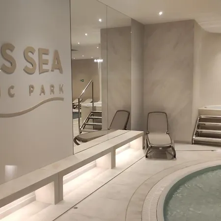 Baltichoff Fun With Sea View, Basen, Spa, Gym, Sauna, Hala Sportowa Z Kortem Tenisowym Apartment *